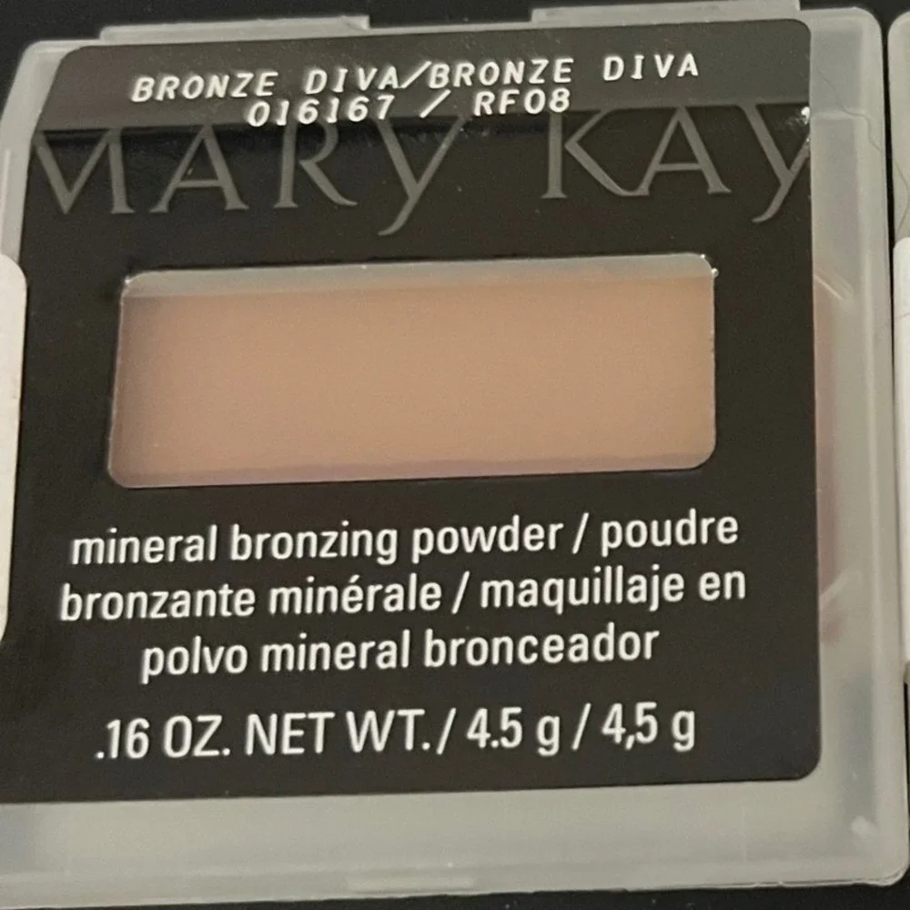 New Mary Kay Mineral Bronzing Powder - BRONZE DIVA